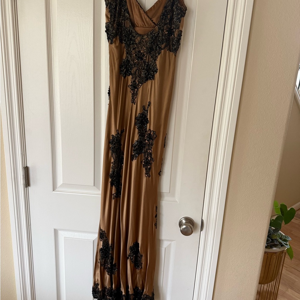Sue Wong Vintage Silk Gold Satin Maxi with Black Lace Appliqué Detailing - Picture 6 of 6